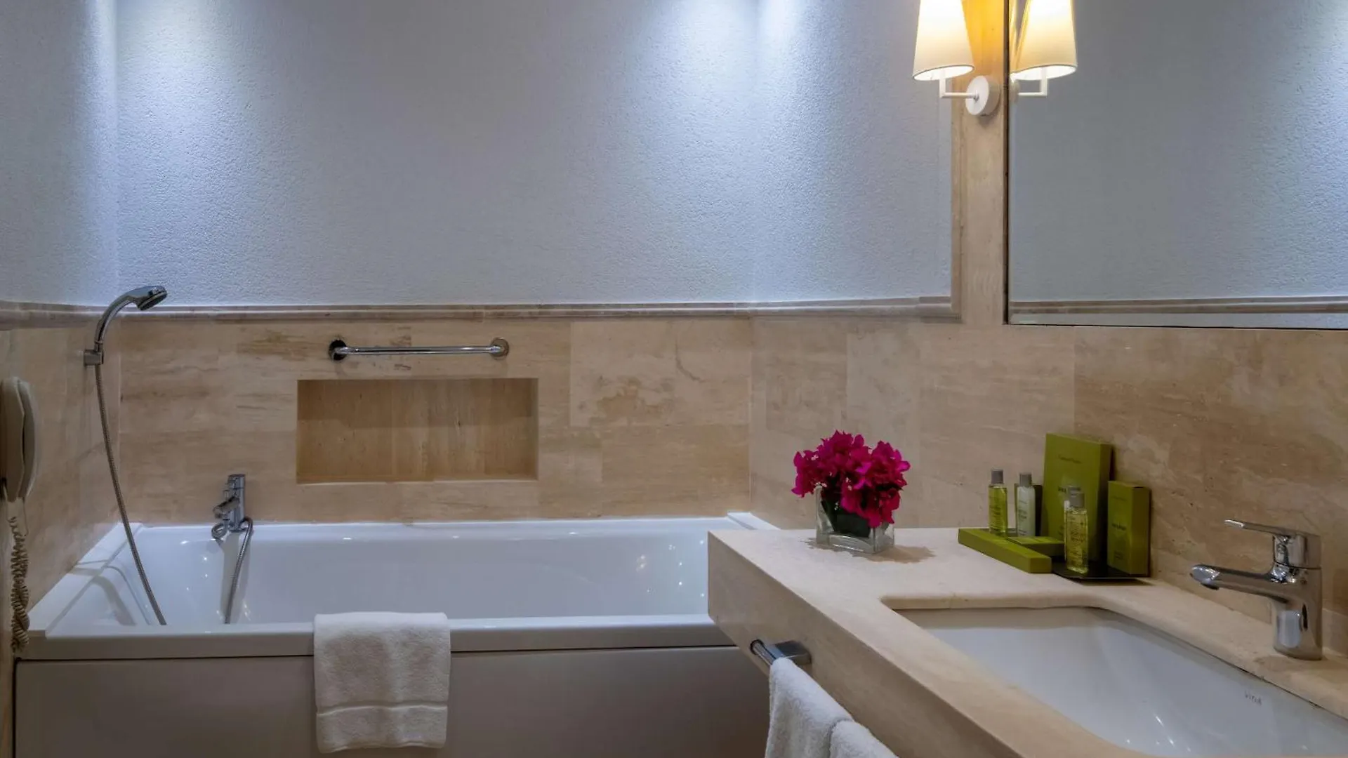 Doubletree By Hilton Bodrum Marina Vista טורקיה